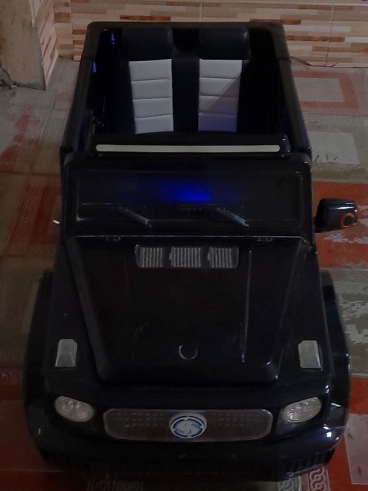 Детская машина чёрная