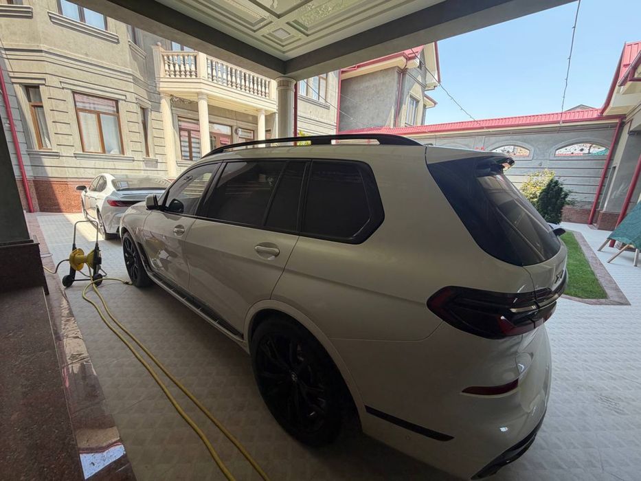 Nasiya savdoga Bmw X7 40i