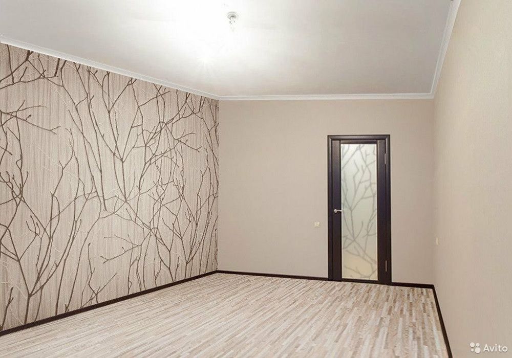 клею обои качественно