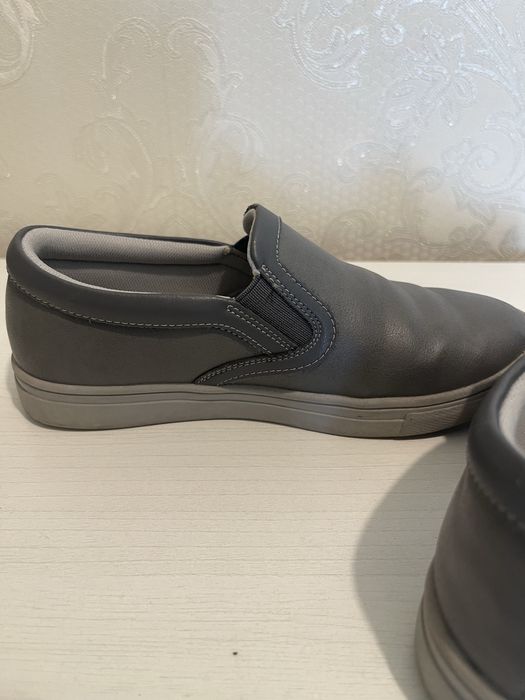 Продам детские ботинки, слипоны, кеды
