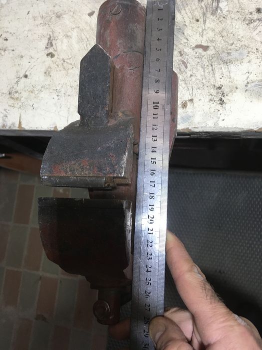 Тиски слесарные