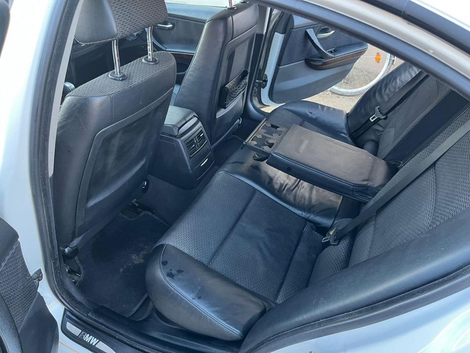 Bmw seria 3,an 2009 ,Schimb cu dubă