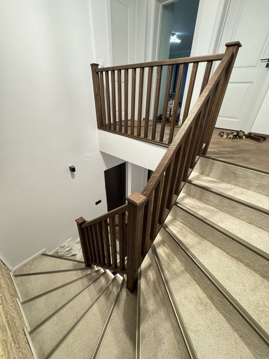 Scari din lemn masiv