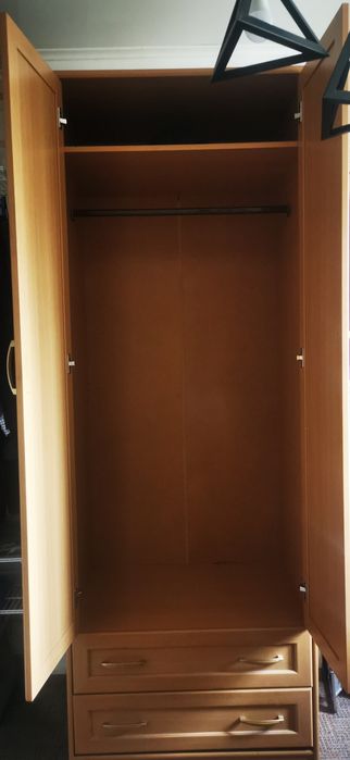 Продам шкаф плательный