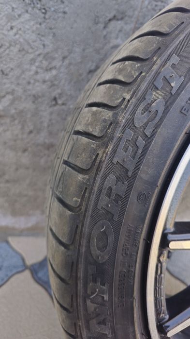 Шины в комплект.