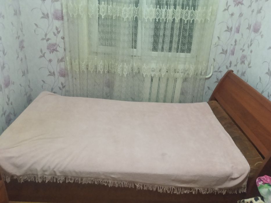 Продам кровать полуторка