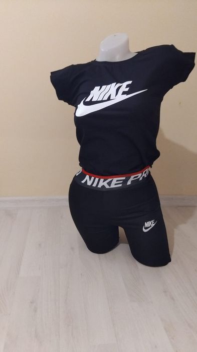 Compleuri fete Puma și Nike ieftine.