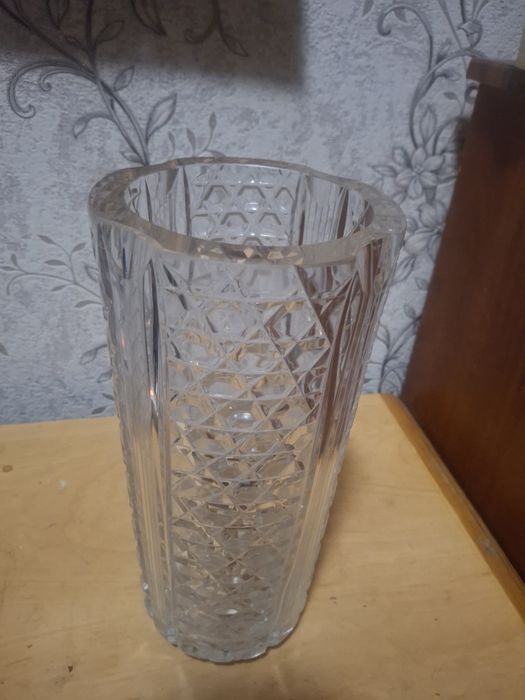 Хрустальная ваза.