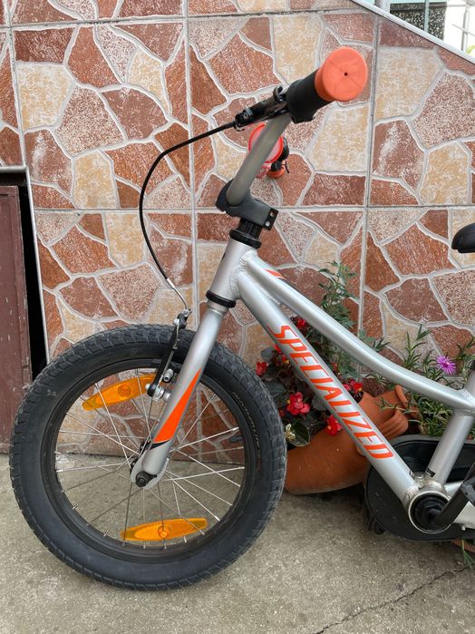 Продавам детско колело Specialized плюс тротинетка Micro