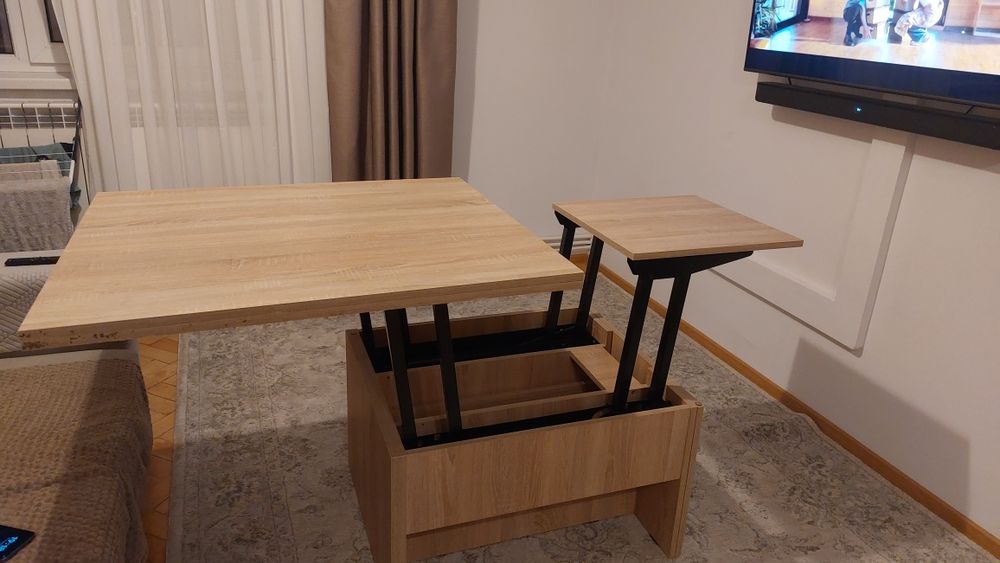 Vând masa de living