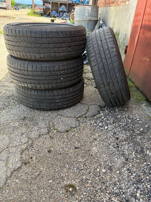 235/55 R19 Гуми 4 сезона 240.00€