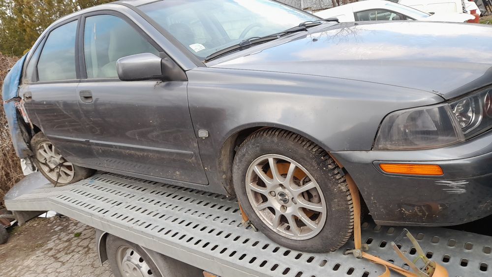 Волво S40 На части, VOLVO