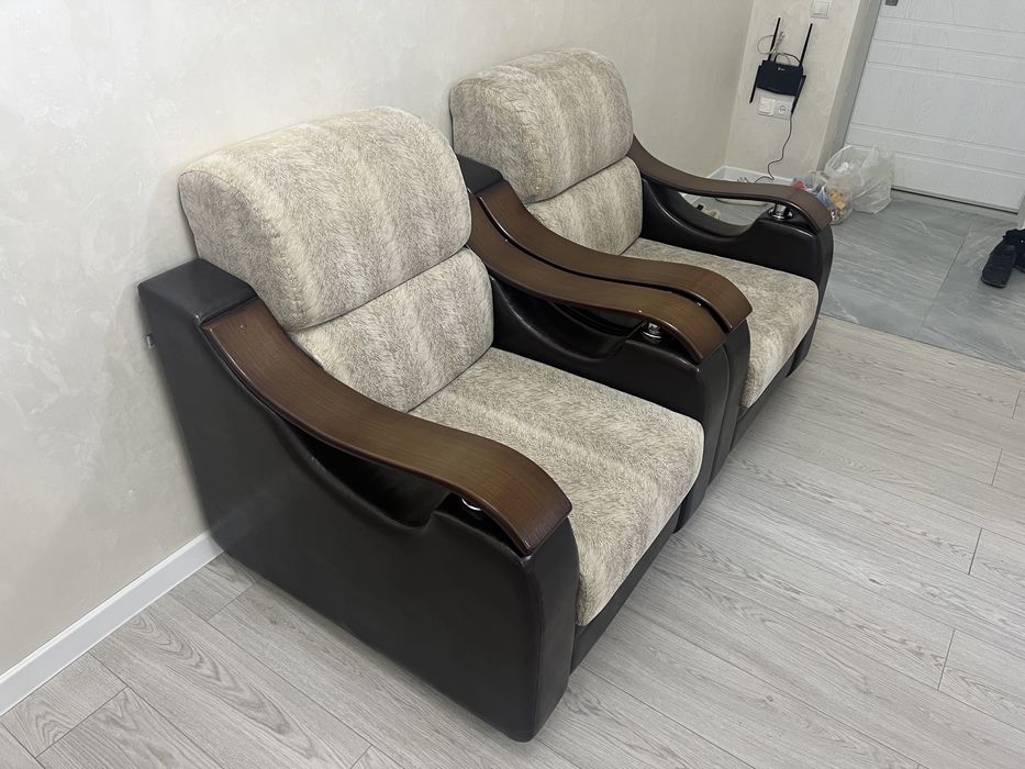 Диван кресло две штуки