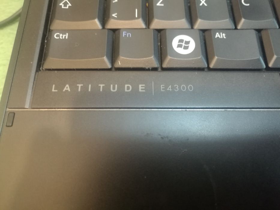 Dell latitude E 4300