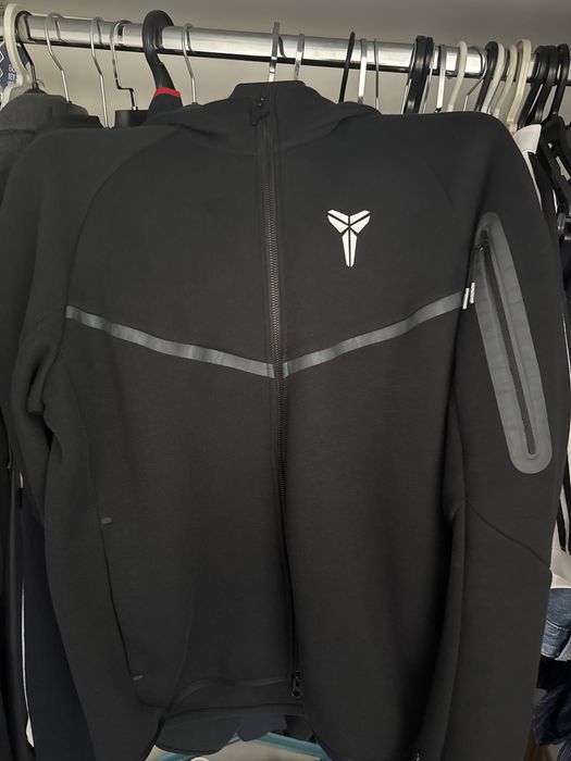 nike tech fleece x cobe