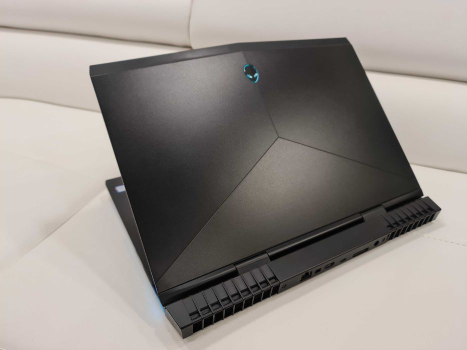 Laptop Alienware ,intel core i9 ,ram 32 gb, video 8 gb , 17,3 inch