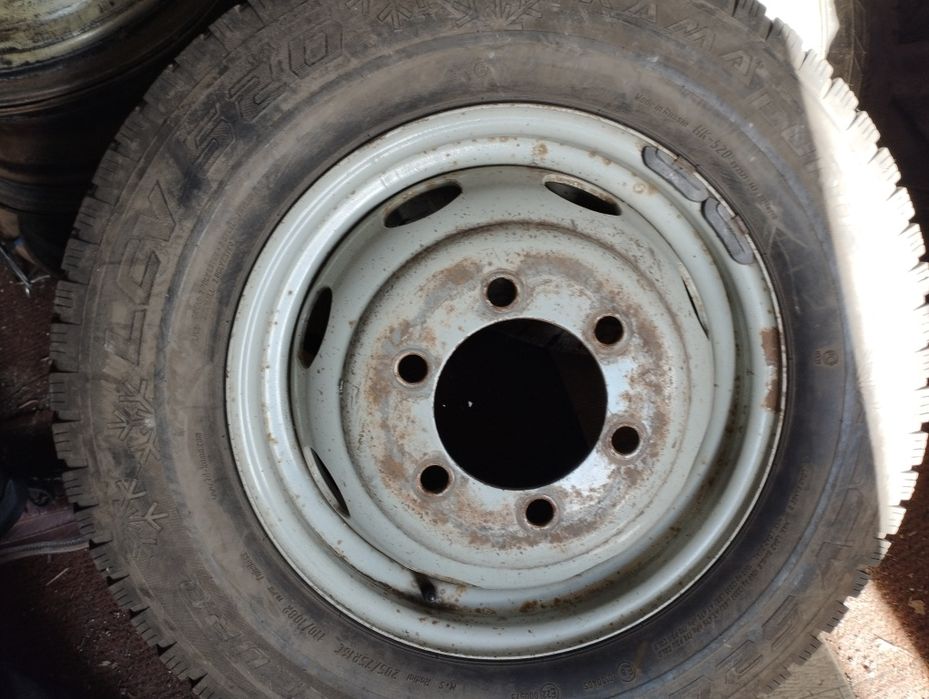 Продам диск с шиной на Газель