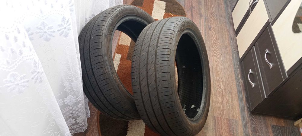 Vând cauciucuri auto