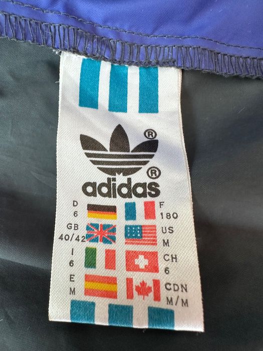 Винтидж 90-те Adidas много леко яке/ дъждобран с качулка размер M/L