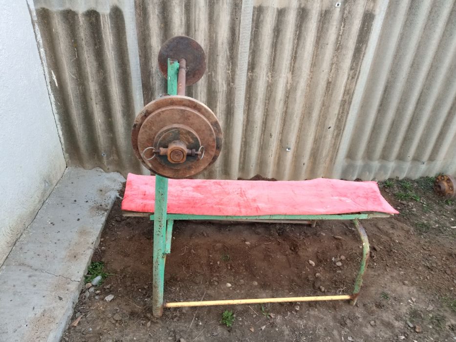 Продаю штангу и скамью для жима лежа