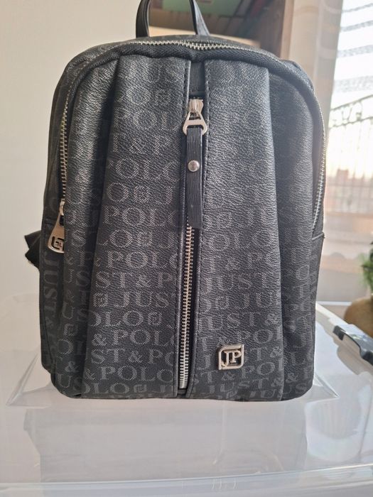 Черна дамска раничка