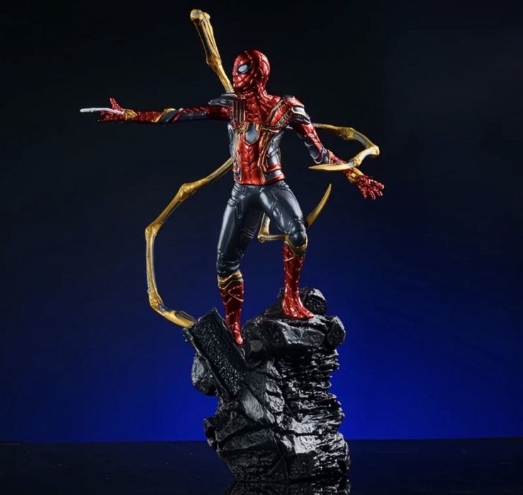 Фигурка Человек-паук (Spider-Man), 20 см, с подставкой