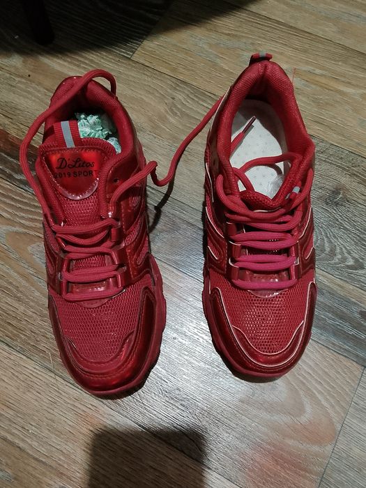 Продам обувь новая