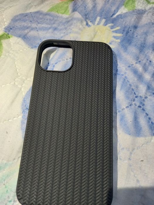 Продам чехол на 13 айфон .