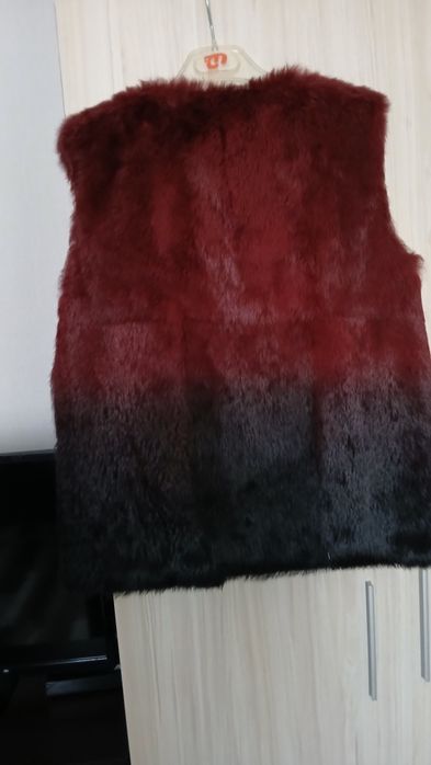 Даски елек GUESS и елек от естествен косъм