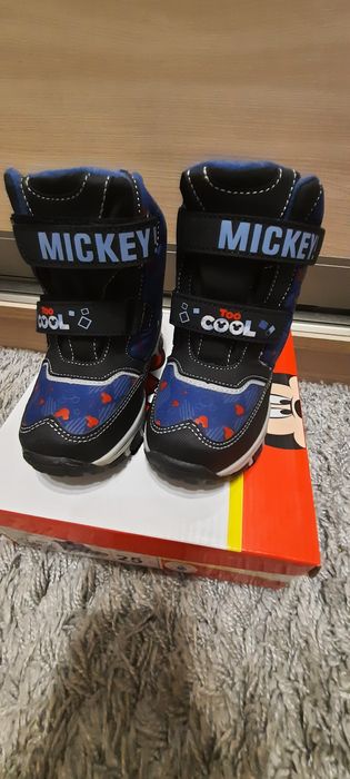 Продам новые сапоги размер 25