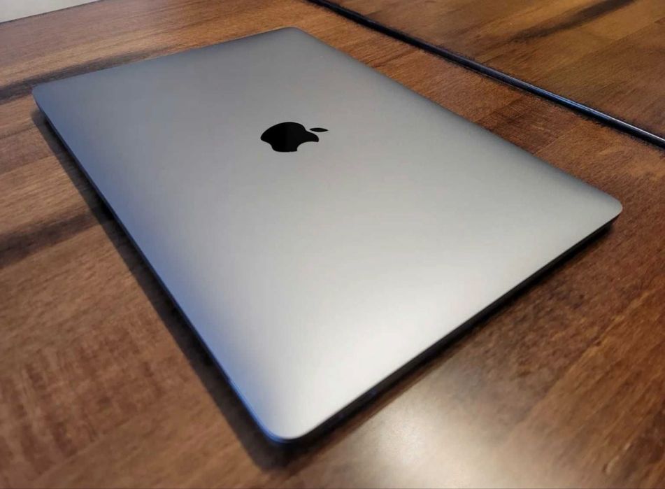 MacBook Air ca NOU , 2020 ,Viata Baterie 99%