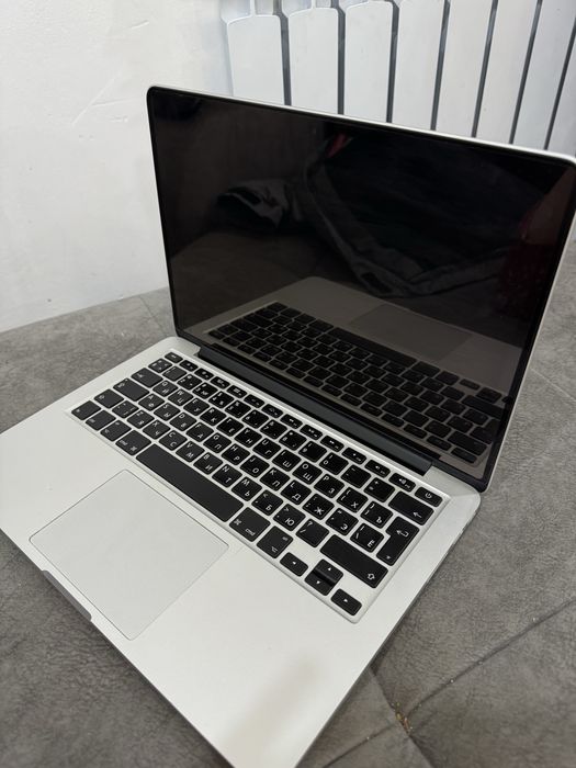 MacBook Pro 13 идеалной состаение за 150 тыс