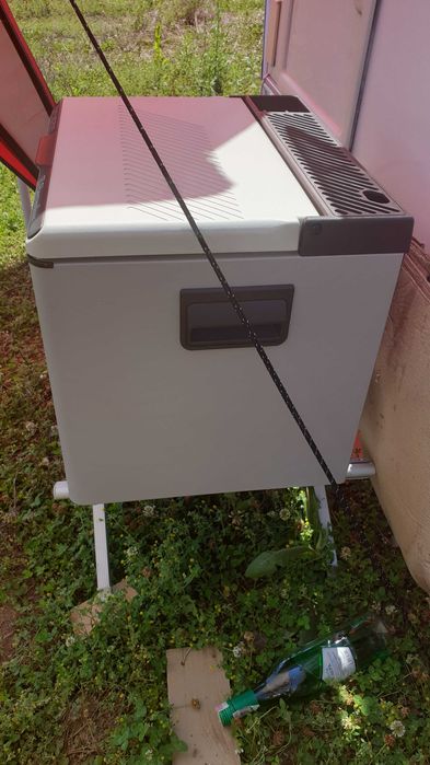 Elektrolux хладилник 33L за  на газ ,12v и 220v