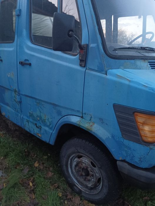 Бордови бус mercedes 208 d