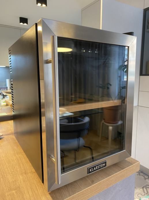 Охладител за вино  Klarstein Reserva 12