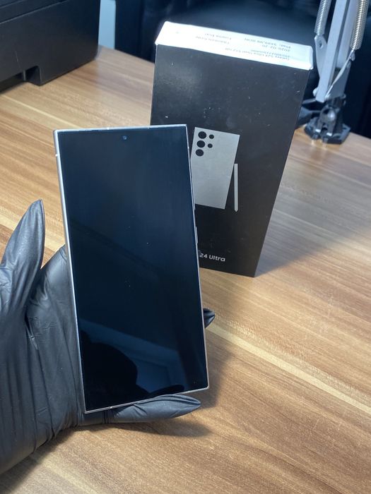 Samsung Galaxy s24 ultra • 512 GB • Titanium Gray