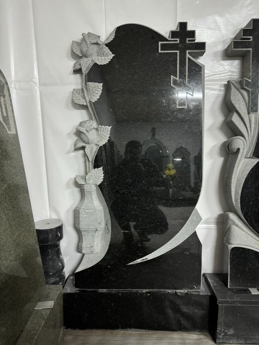 Памятники не дорого в Астане