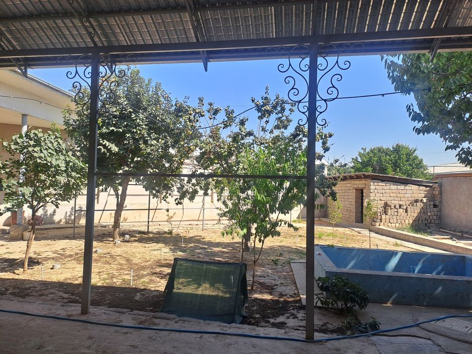 elitniy mahallada yer sotiladi