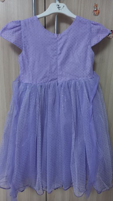 Продам платье для девочки 5-6 лет