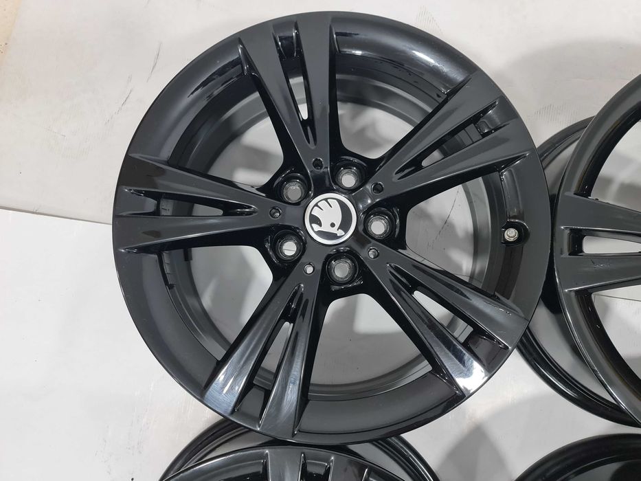 Jante 17 OEM Skoda Octavia Superb  VW Golf 5x112 7.5j et52 57.1