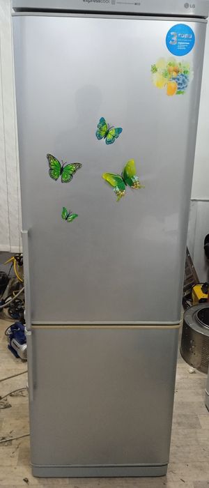 Холодильник LG..