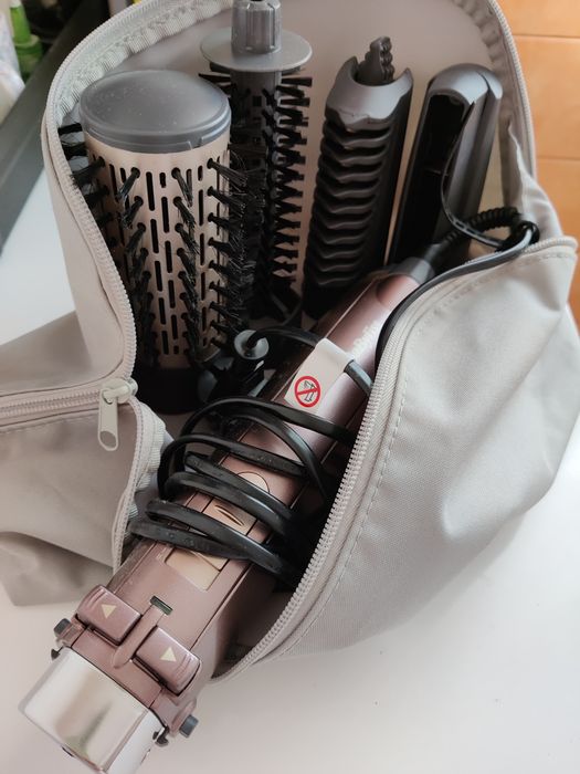 Сешоарът- четка ( машата) Bebyliss, нов уред.