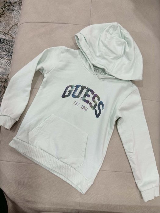 Детски блузи на марката Guess