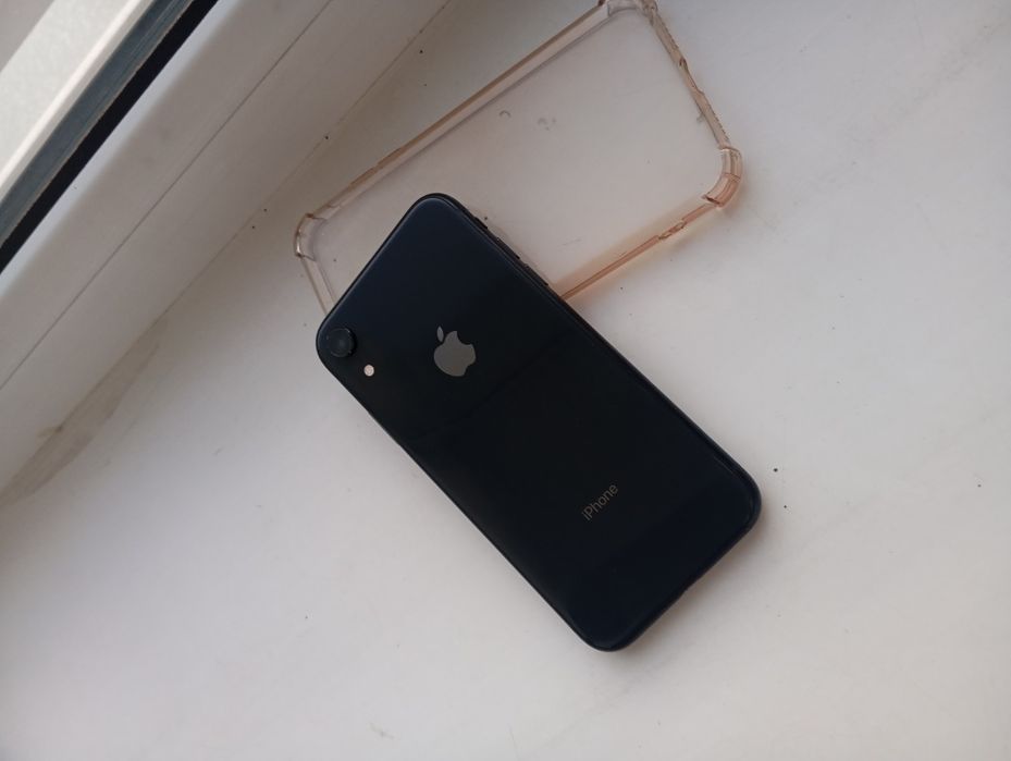 iPhone XR 64 ГБ .