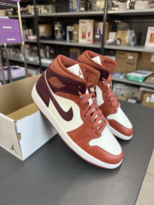 Nike Air Jordan 1 MiD - 44.5 EU