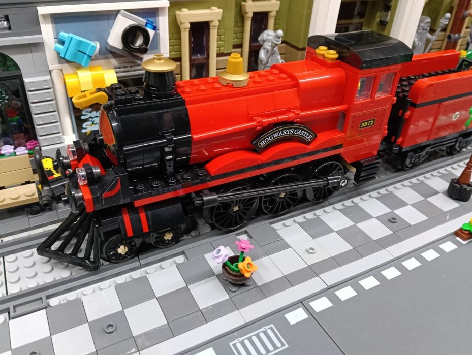 Lego  Trenul Hogwarts Express