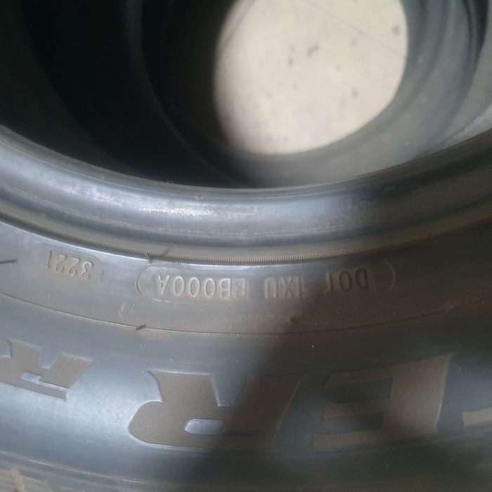 Продам зимние шины ( липучки) пробег примерно 10000 км