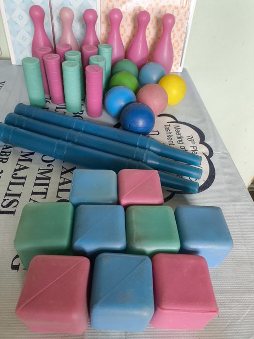 Игрушки - кубики и посуда детскаяяя