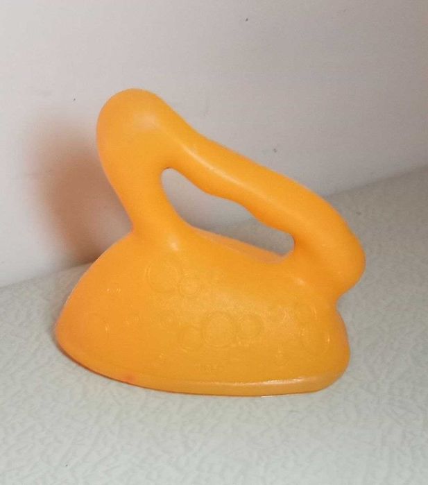 Продам. Винтажная детская игрушка утюжок. СССР.