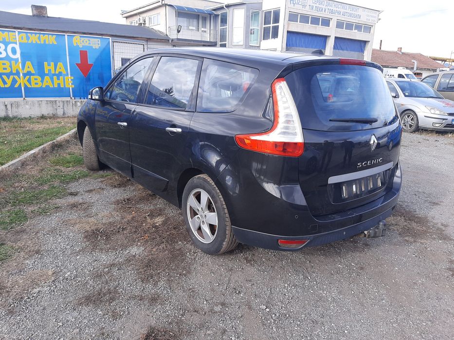 За части Рено Сценик 1600 кубика бензин 2012 година